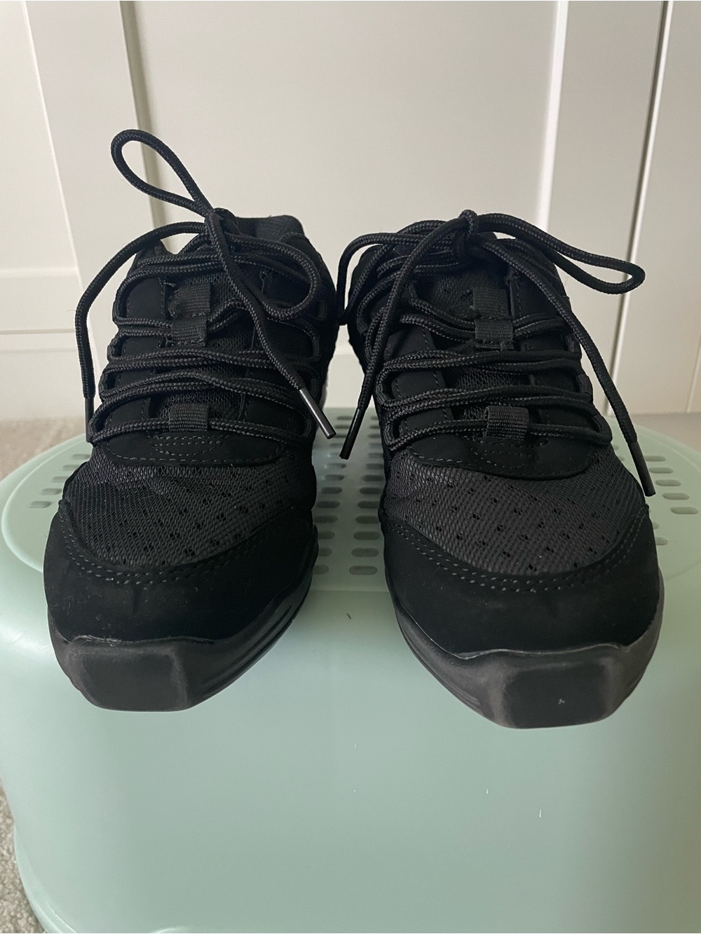 Capezio size 4 Hip Hop Sneakers